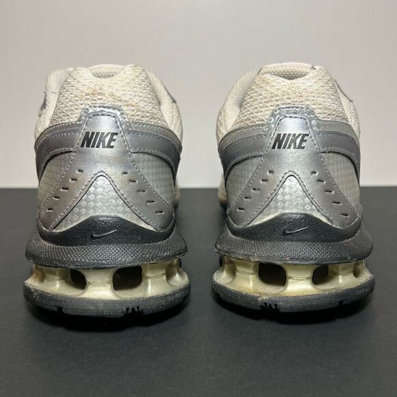 Mens NIKE Reax Run 3 Silver Athletic Shoes / Size 8.5 - Picture 4 of 9